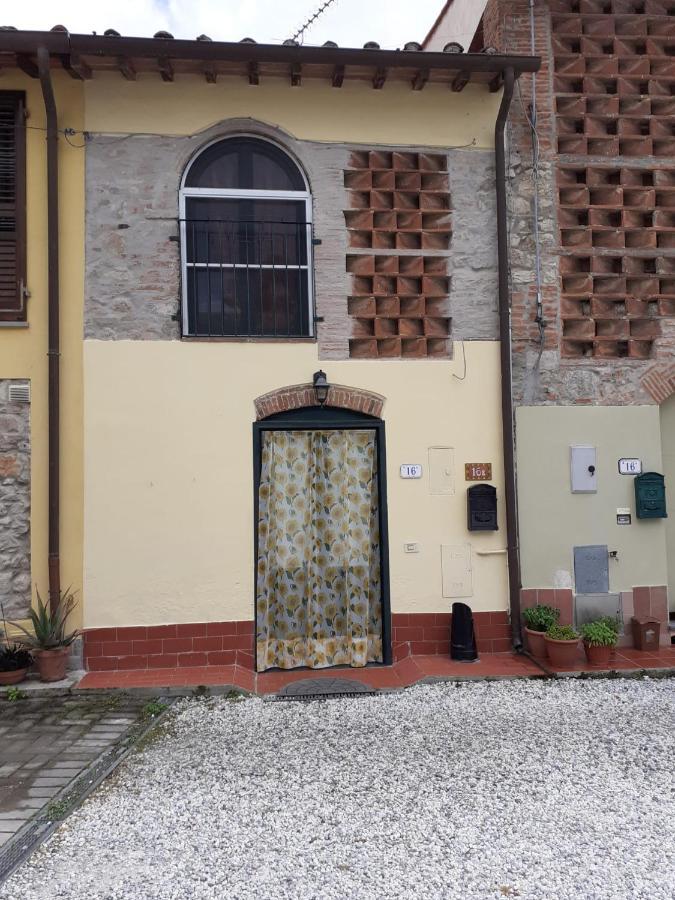 Casa Di Nonno Gio Villa Vecchiano Luaran gambar